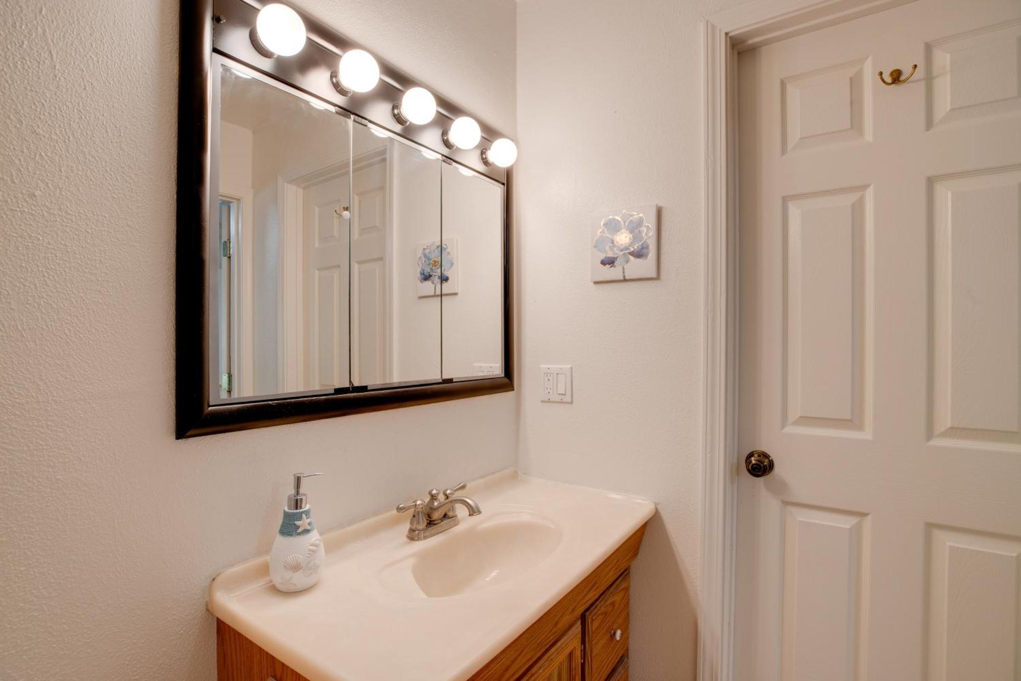 Bay City Vacation Rental Escape About 5 Mi To Marina! 외부 사진
